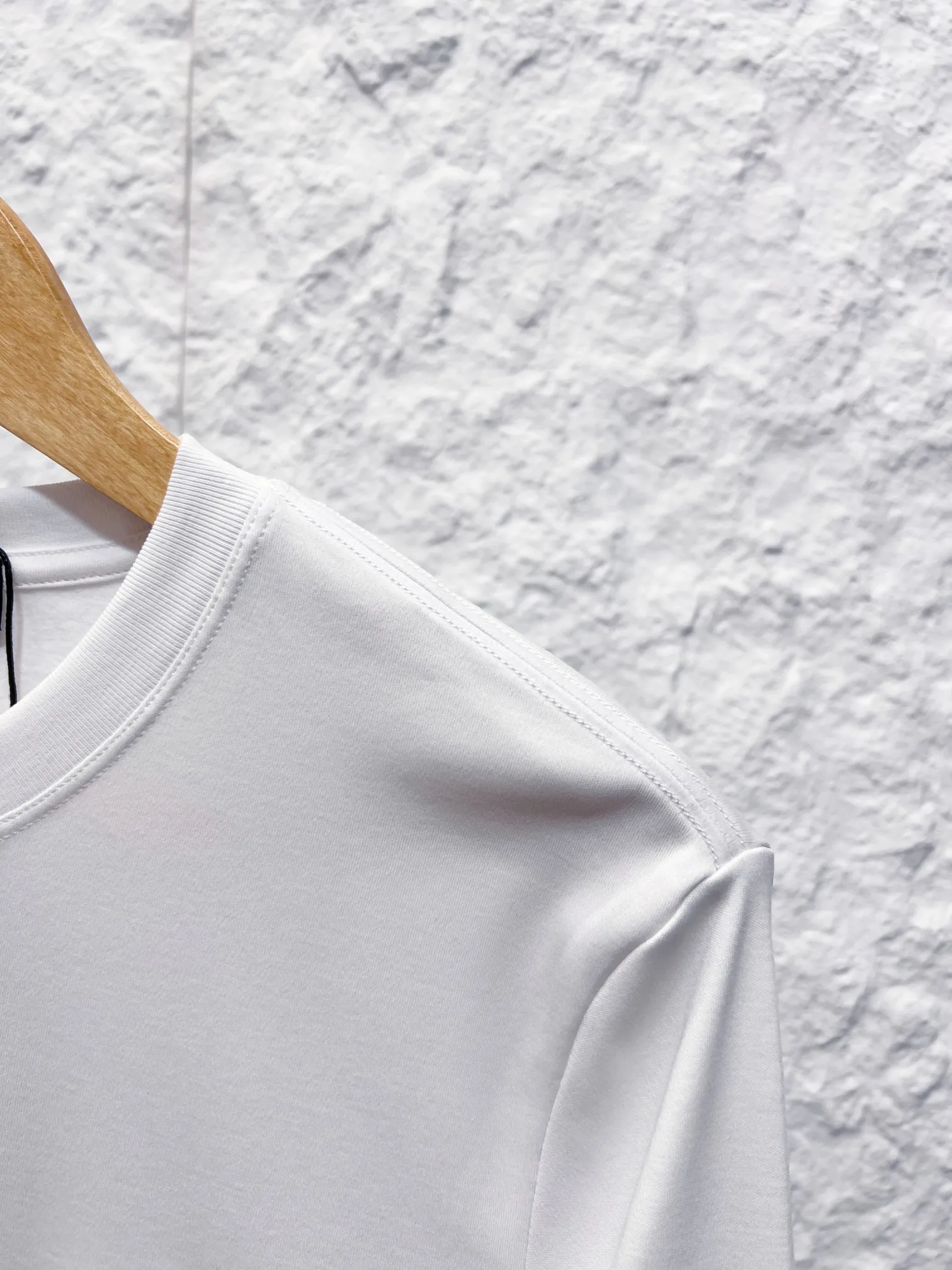 Arc'teryx （ In Stock ） T ， T ，； 。 ， ； 、 ， 。 ：Black White Sizes：S-2XL （ ）